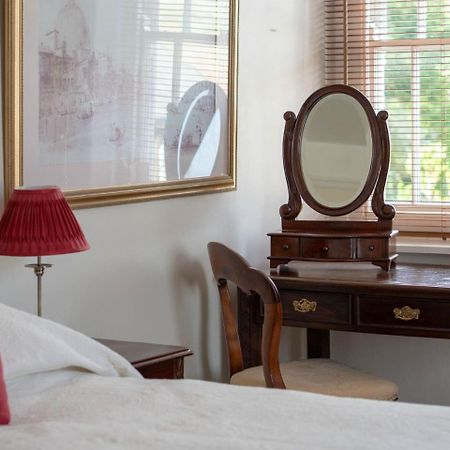 The White House Hotel Charmouth Zewnętrze zdjęcie