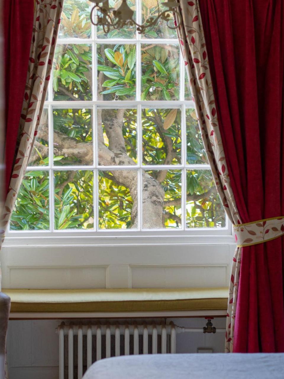The White House Hotel Charmouth Zewnętrze zdjęcie