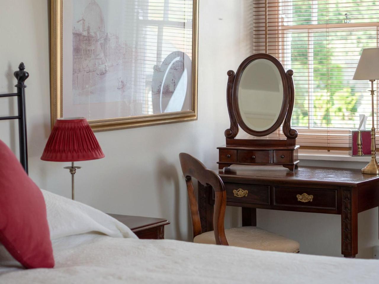 The White House Hotel Charmouth Zewnętrze zdjęcie