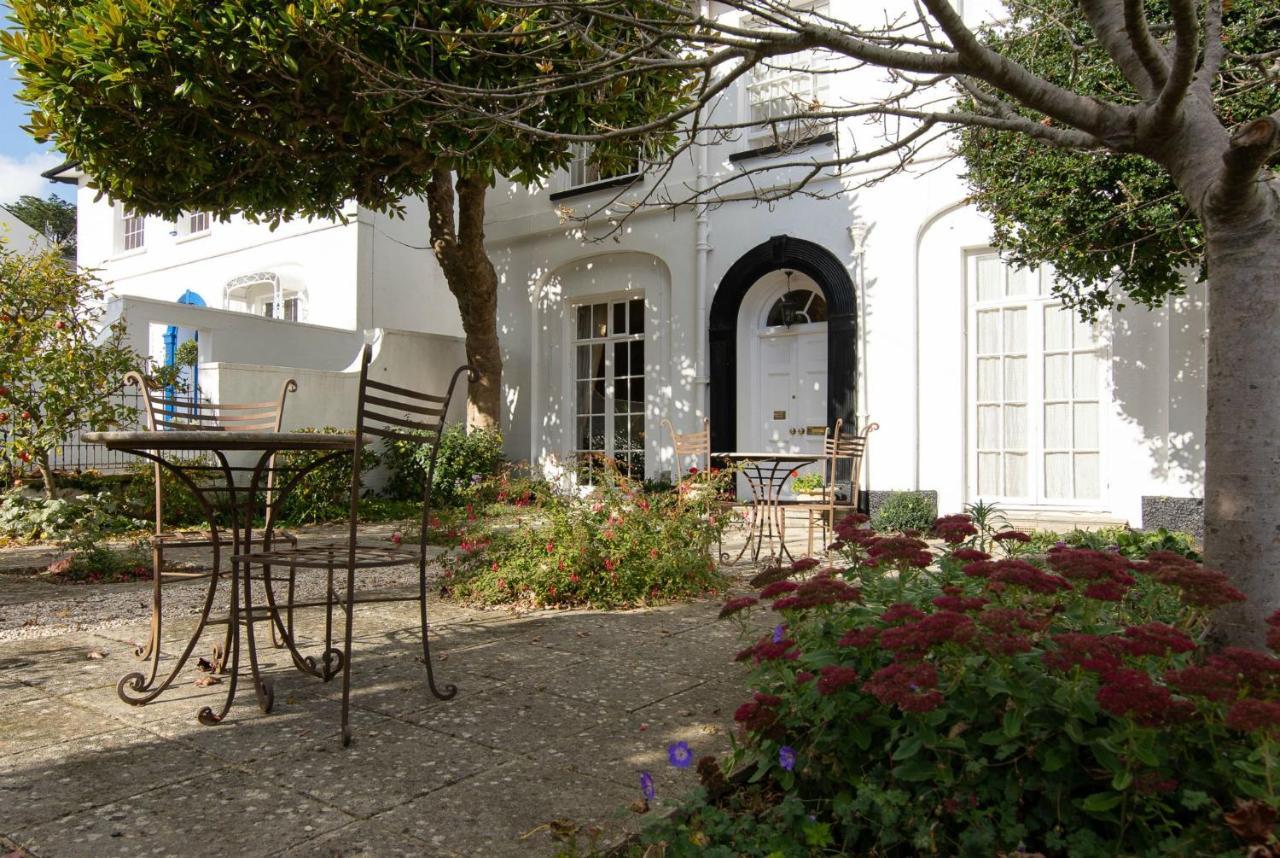 The White House Hotel Charmouth Zewnętrze zdjęcie