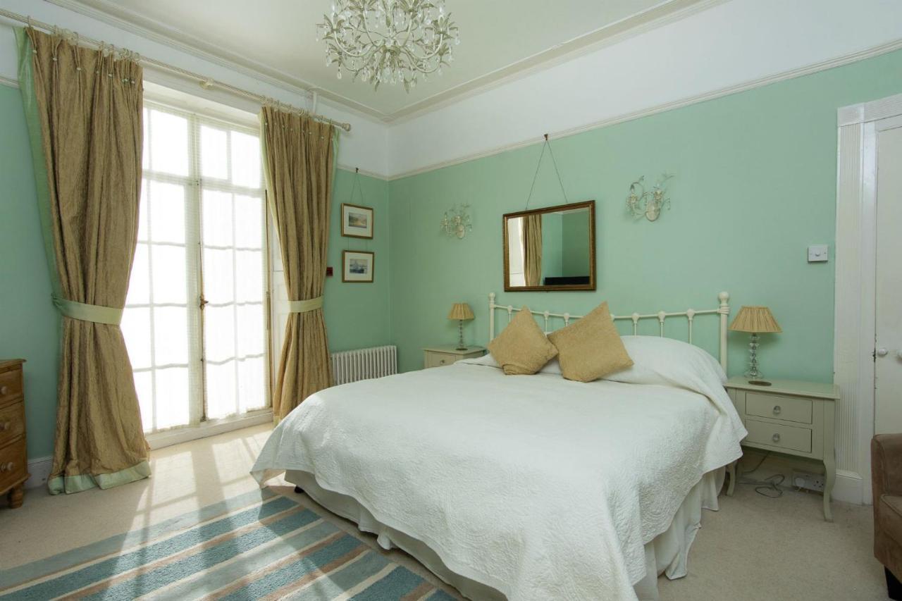 The White House Hotel Charmouth Zewnętrze zdjęcie