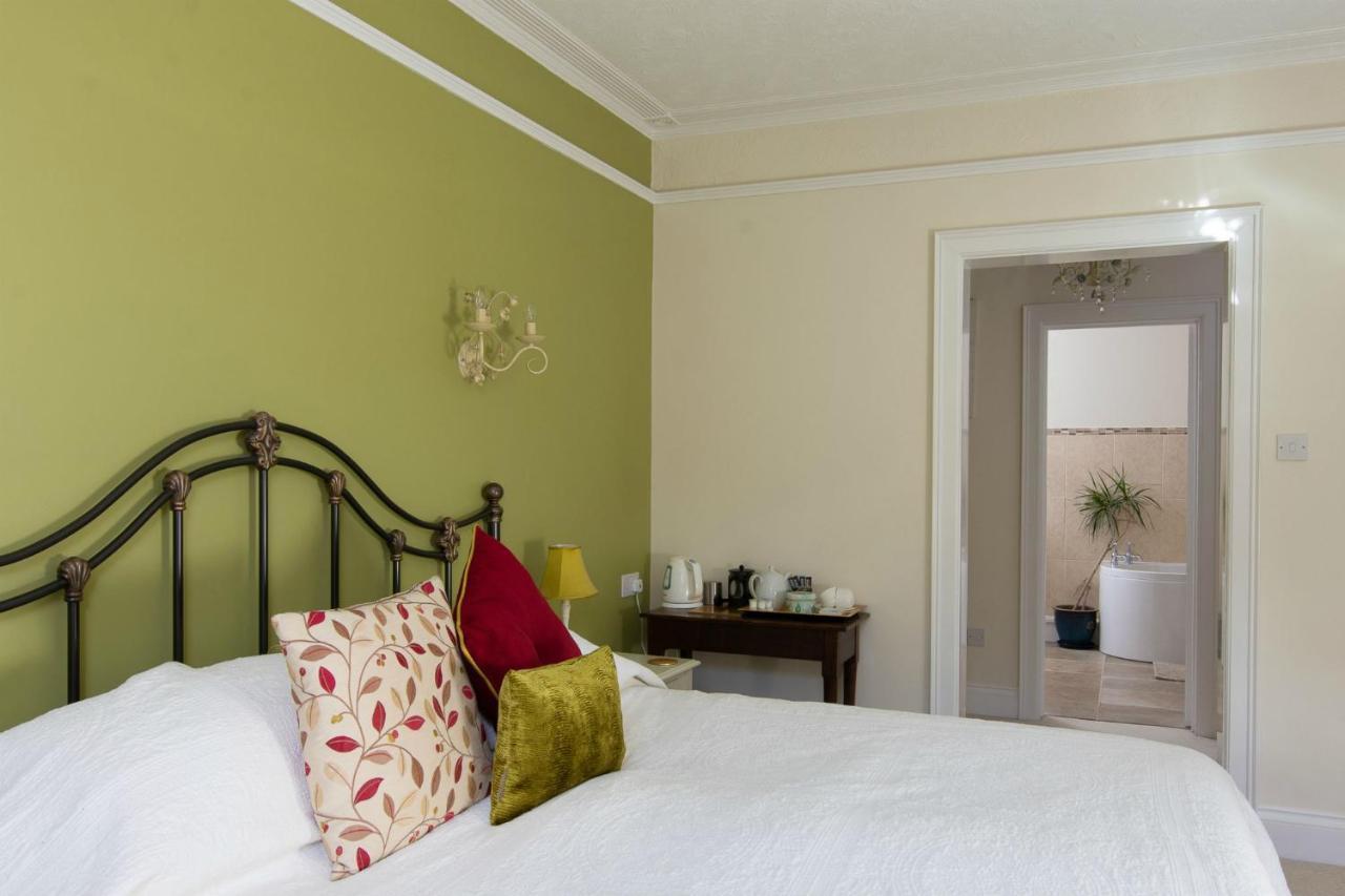 The White House Hotel Charmouth Zewnętrze zdjęcie